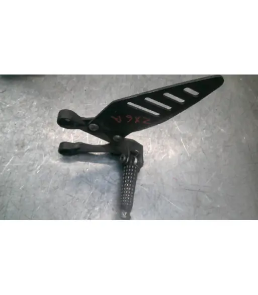 Prix Réduit Platine repose pied Avant Gauche KAWASAKI ZX6R 600 – 2019