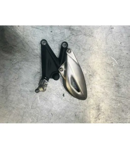 Quantité Limitée Platine repose pied Gauche TRIUMPH STREET TRIPLE 675 – 2011
