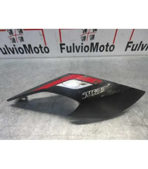 Flanc de selle Droit TRIUMPH STREET TRIPLE 765 – 2021 Vente Flash