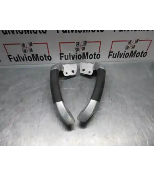 Barre maintien passager – PIAGGIO MP3 125 – 2009 Prix Choc