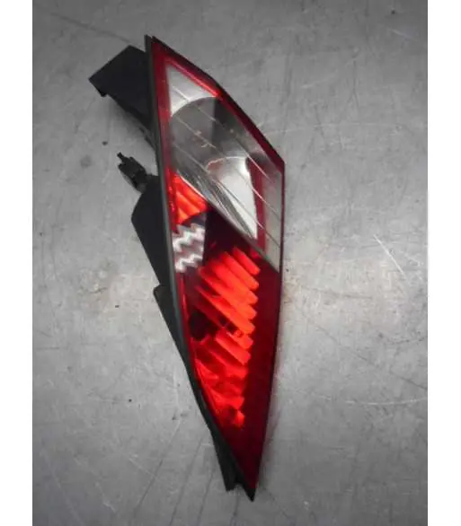 Offre Spéciale Feu arrière gauche – PEUGEOT SATELIS 125 – 2009