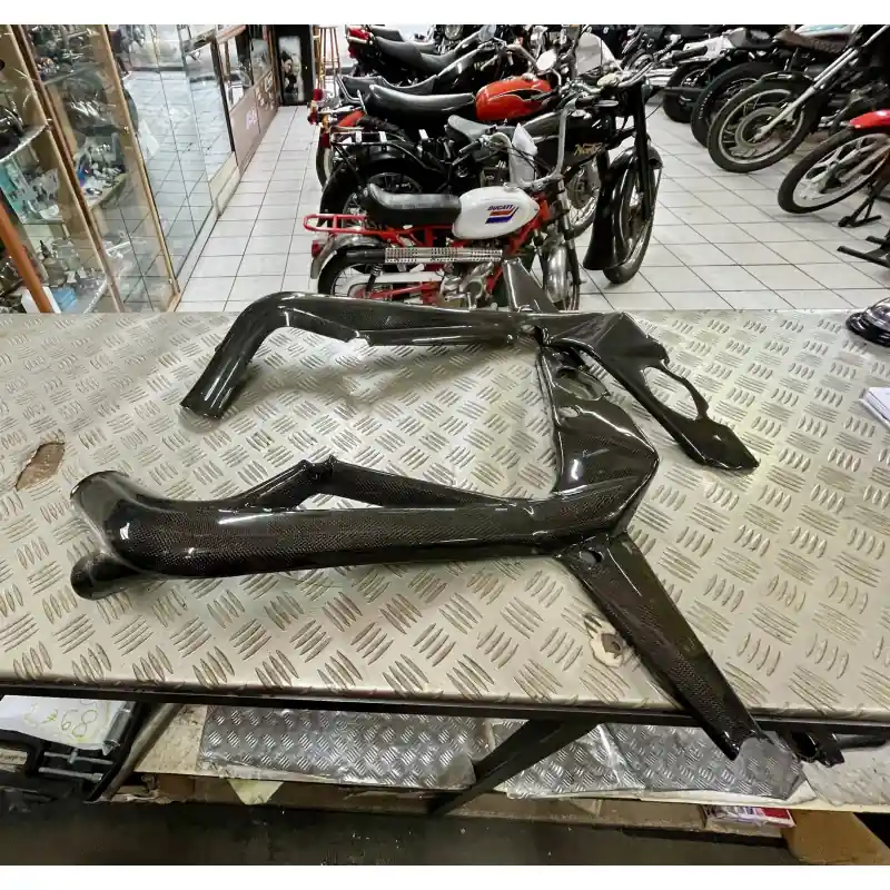 PROTECTIONS DE CADRE CARBONE TRIUMPH 675 DAYTONA – NEUF – Expédition Rapide