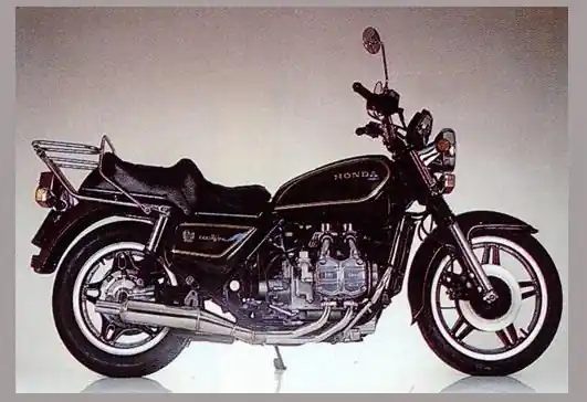 Offre Spéciale Ligne 4 en 2 Motad en inox pour Honda GL1100